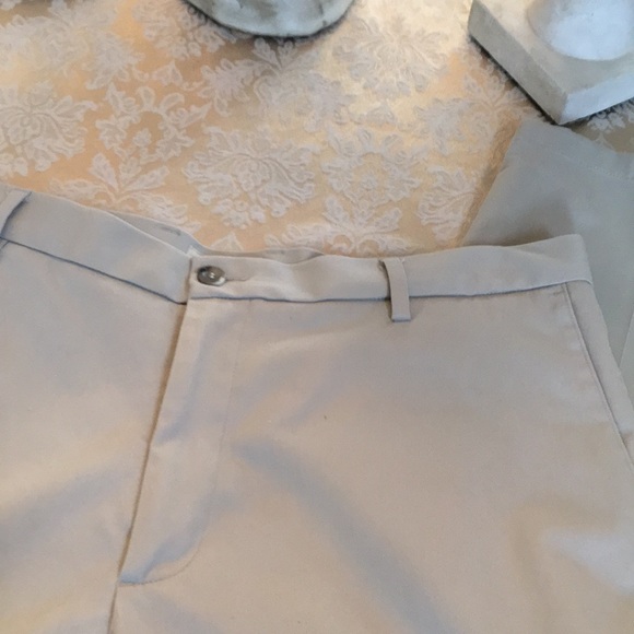 Dockers lightweight khaki trousers - Picture 2 of 11